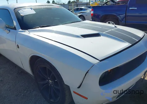 2017 Dodge Challenger Sxt z USA, uszkodzony, nr VIN 2C3CDZAG3HH531724